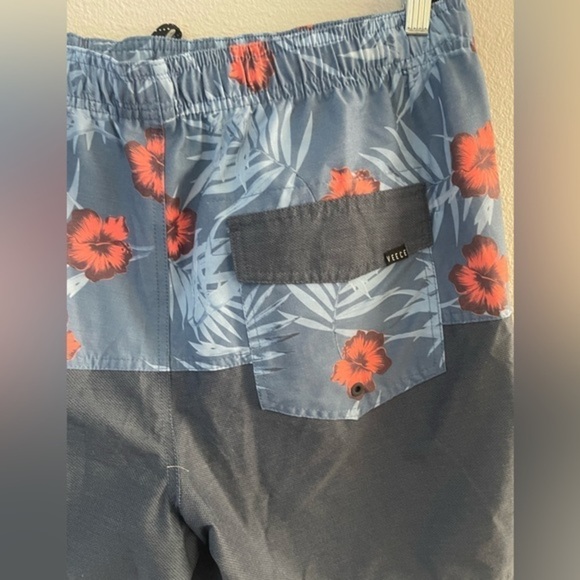 Veece Springer Floral Stretch
Boardshort - Men's Swimwear size XLARGE - Picture 9 of 12